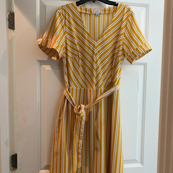 Yellow junior dresses - Picture 5 of 7